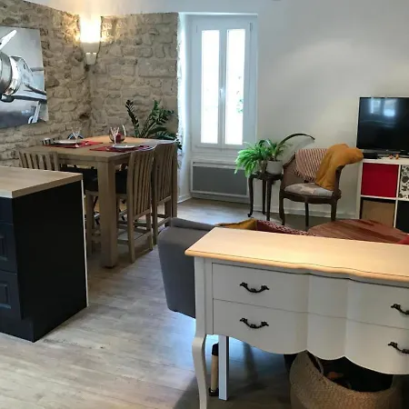 Superbe T2 50m2 Coeur Historique De Senlis Du 17eme Siecle Senlis (Oise)